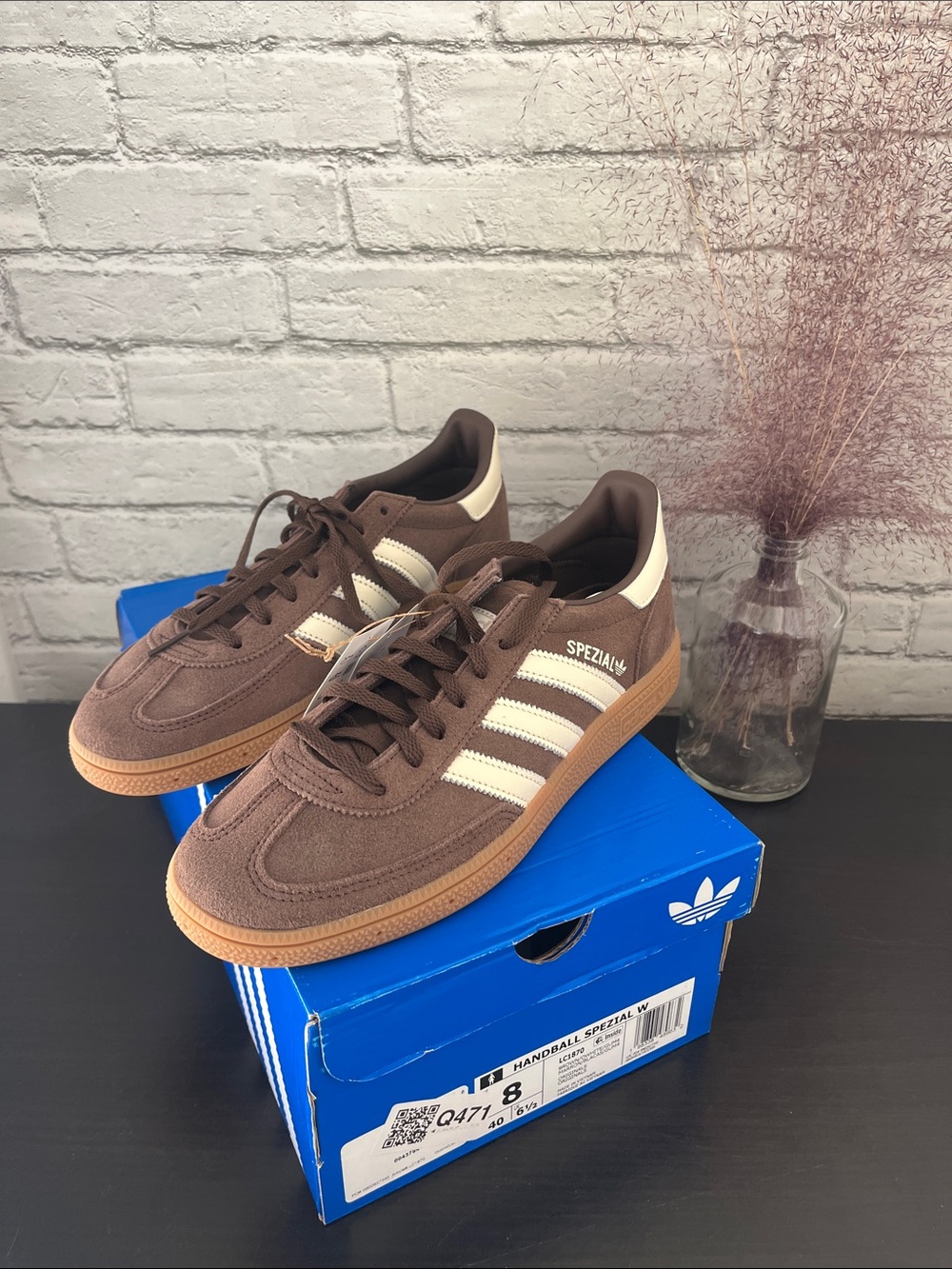 Adidas Handball Spezial Brown Suede Sneakers with Cream Stripes Women’s Size 8